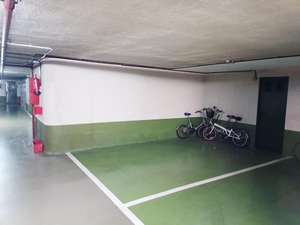 Lore - Parking Y Bicis Gratis San Sebastián Exterior foto